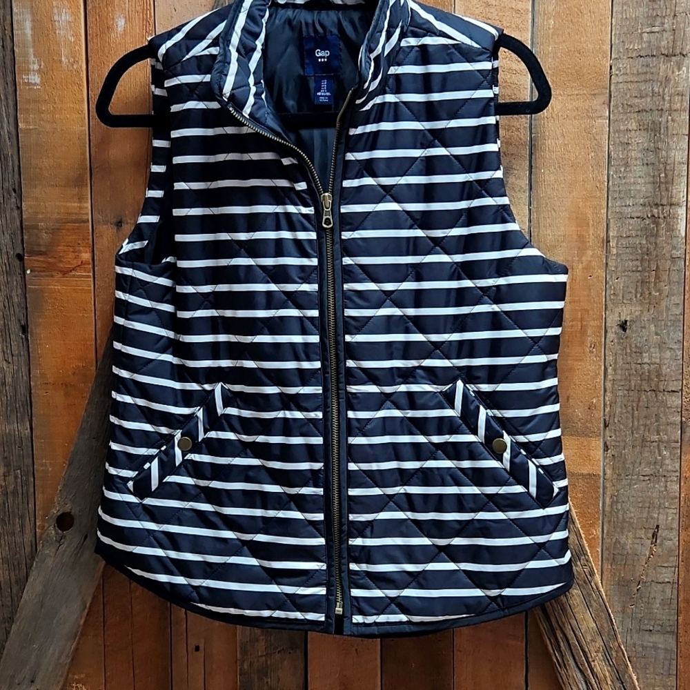 Gap puffer vest